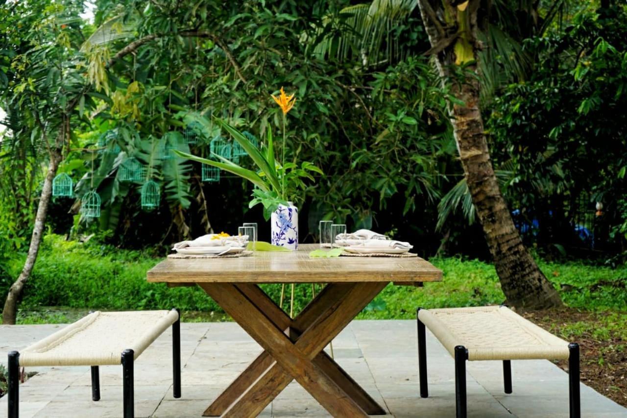 Sunsets&Palm Trees Bed and Breakfast Alappuzha Buitenkant foto
