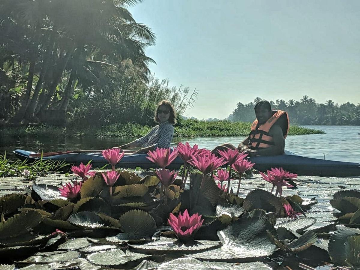 Sunsets&Palm Trees Bed and Breakfast Alappuzha Buitenkant foto